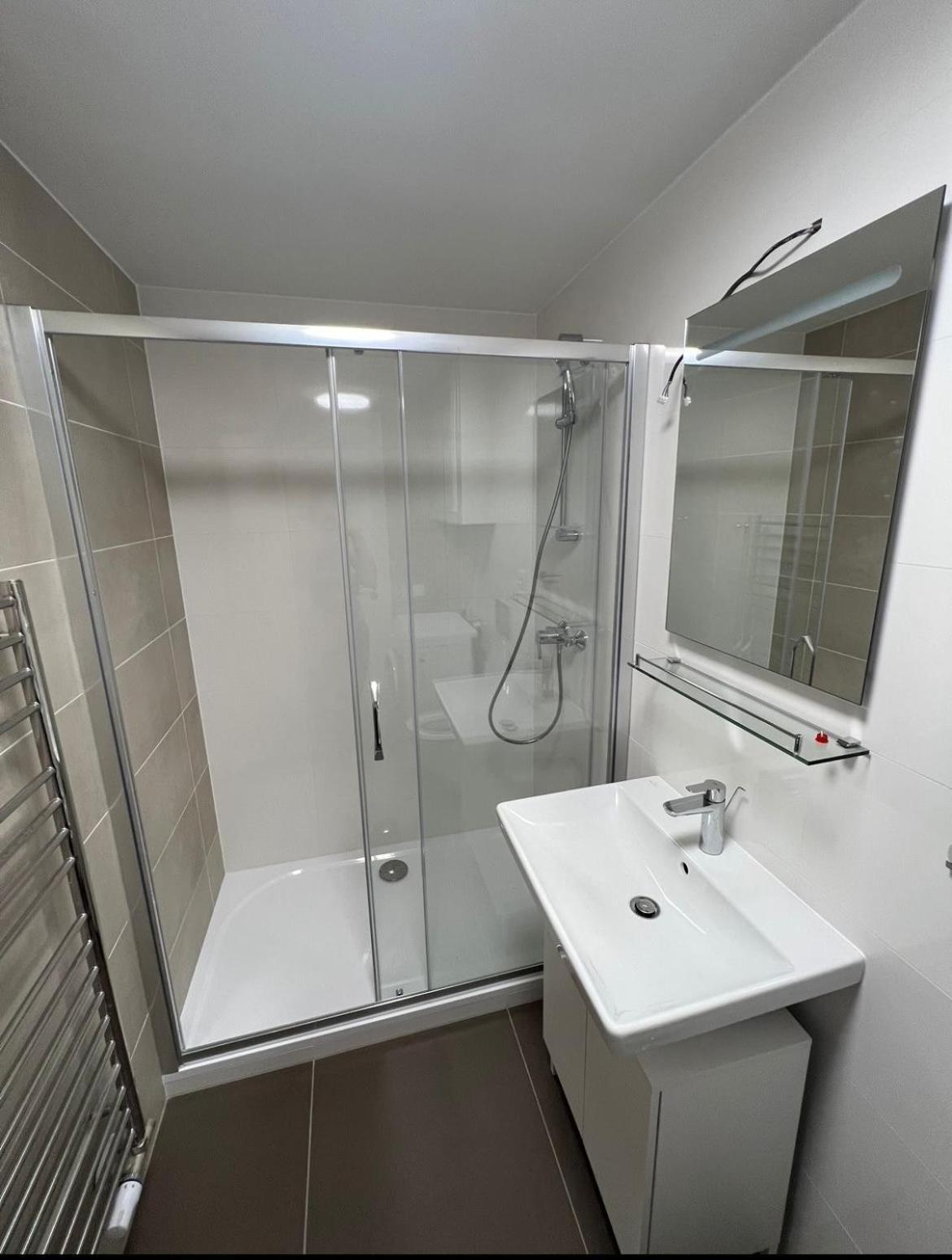 Bright & Cosy 1-bedroom With Balcony Daire *